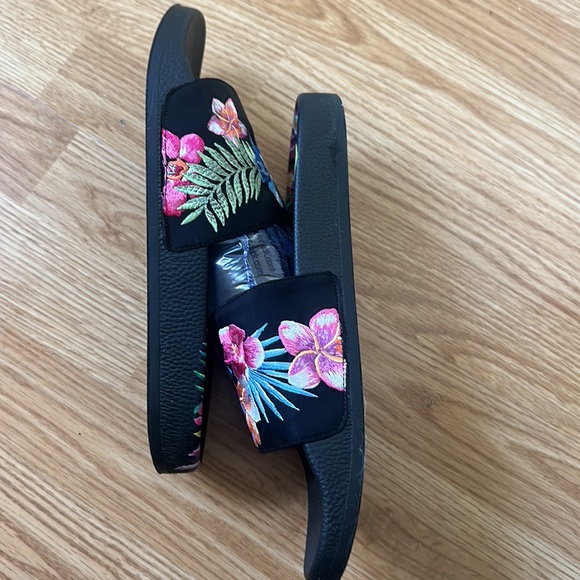 Johnny Was Shoes Johnny Was Aruba Pool Slides Size Poshmark